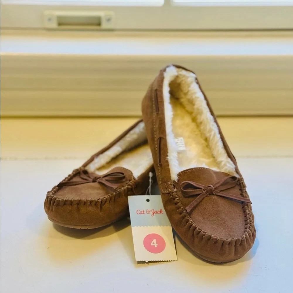 Girls' Celina Moccasin Slippers - Cat & Jack Loafers shoes Brown Size 4 NWT